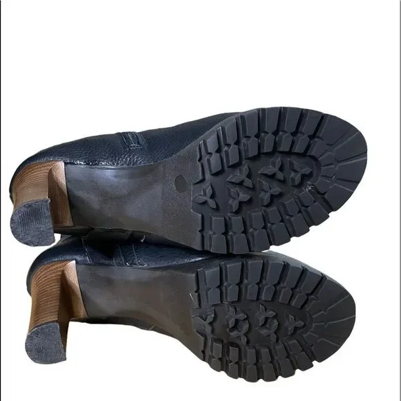 Black Heeled Boots with Buckle Detail - Picture 5 of 16